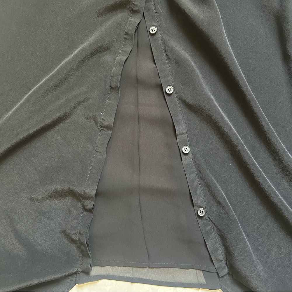 AllSaints tunic dress featuring a v-neckline - Picture 8 of 8